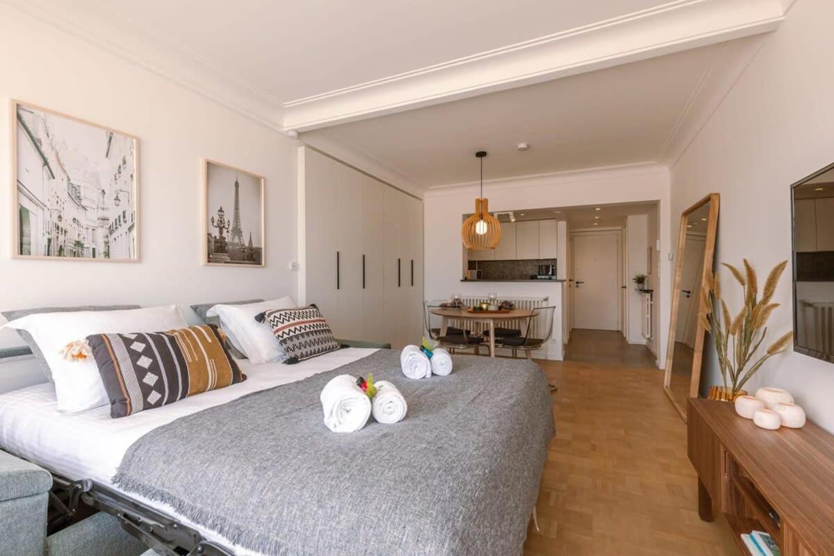 Apartamento Stunning Studio With Sea-View And Terrace Knokke-Heist Exterior foto